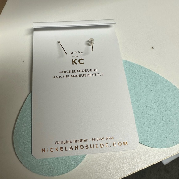 Nickel and Suede Mint Teardrop Leather Earrings - Picture 3 of 4